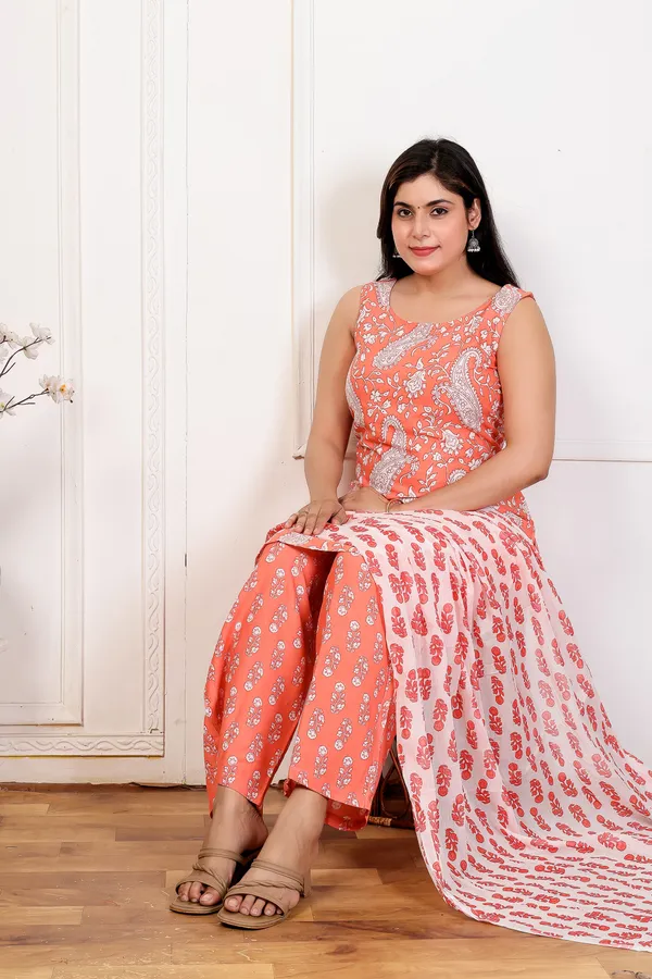 EGF_Women's_ORANGE_Printed_Kurti_Pant_Dupatta_Set