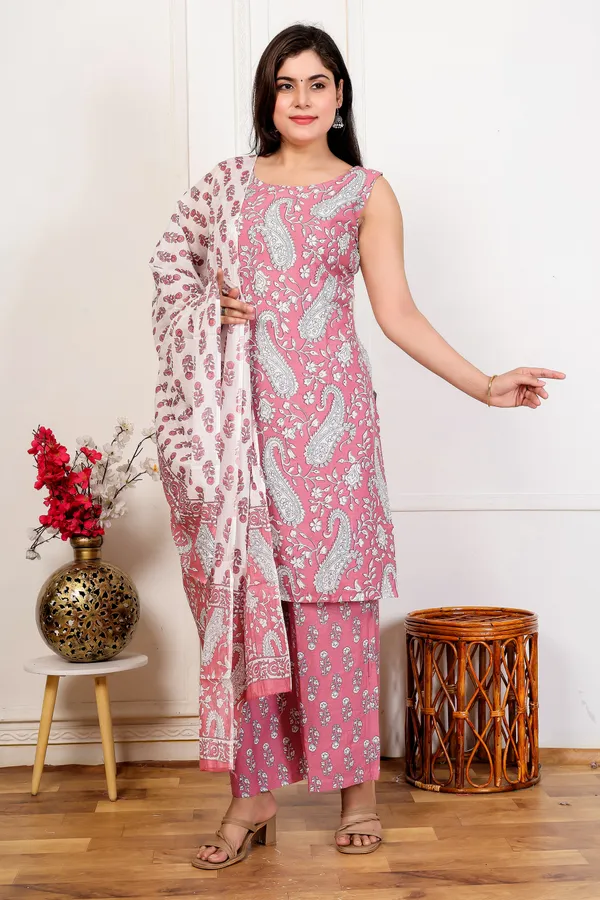 EGF_Women's_Pink_Printed_Kurti_Pant_Dupatta_Set