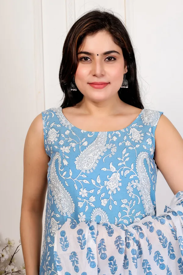 EGF_Women's_Sky_Blue_Printed_Kurti_Pant_Dupatta_Set