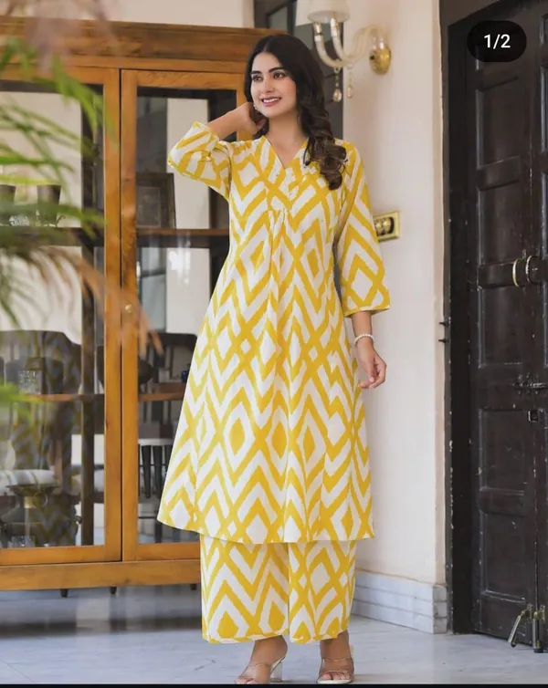 Yellow_Cotton_Leheriya_Printed_Kurta_With_Pant_For_Women