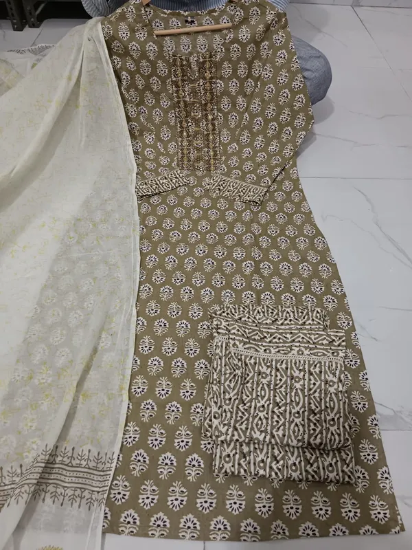 Grey_Cotton_Long_Kurta_Pant_Dupatta_Set_For_Women