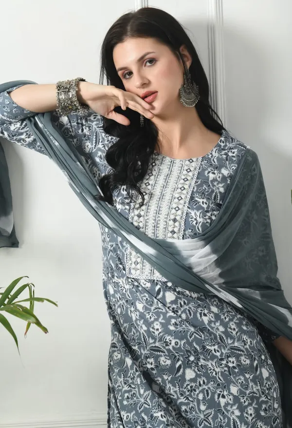 Grey_Cotton_Printed_Kurti_With_Pant_And_Dupatta_Set_For_Women