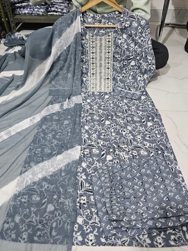 Grey_Cotton_Printed_Kurti_With_Pant_And_Dupatta_Set_For_Women