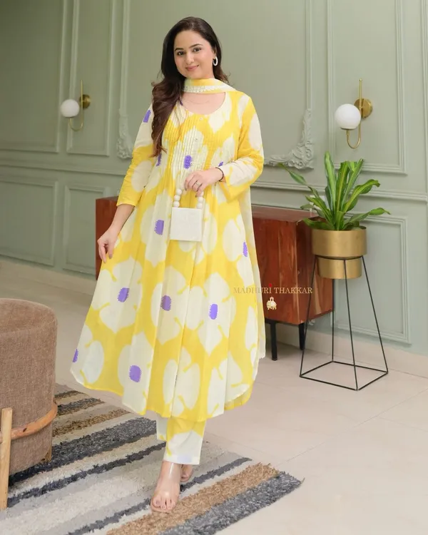 Yellow_Cotton_Printed_Kurti_With_Pant_And_Dupatta_Set_For_Women
