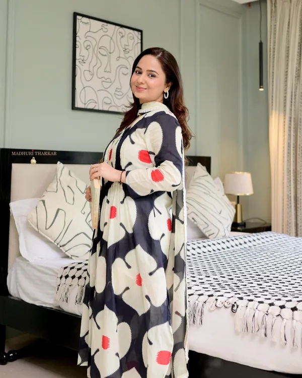 Black_Cotton_Embroidered_Kurta_With_Pant_And_Dupatta_Set_For_Women