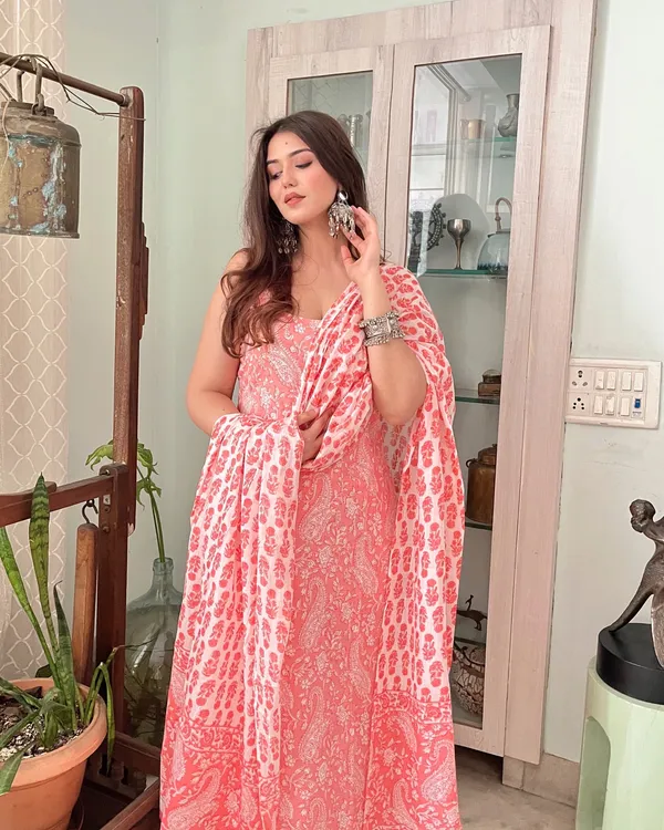 Peach_Cotton_A_Line_Sleeveless_Kurta_Palazzo_Dupatta_Set_For_Women