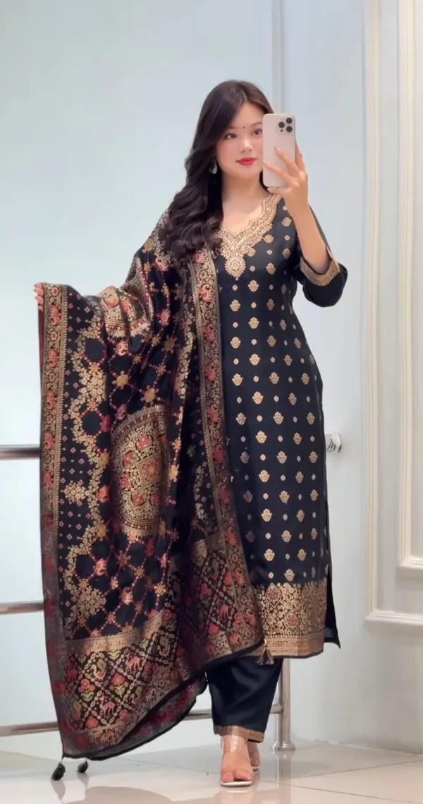 Blue_Kanjivaram_Glass_Tissue_Zari_Jacquard_Kurta_Pant_Dupatta_Set_For_Women