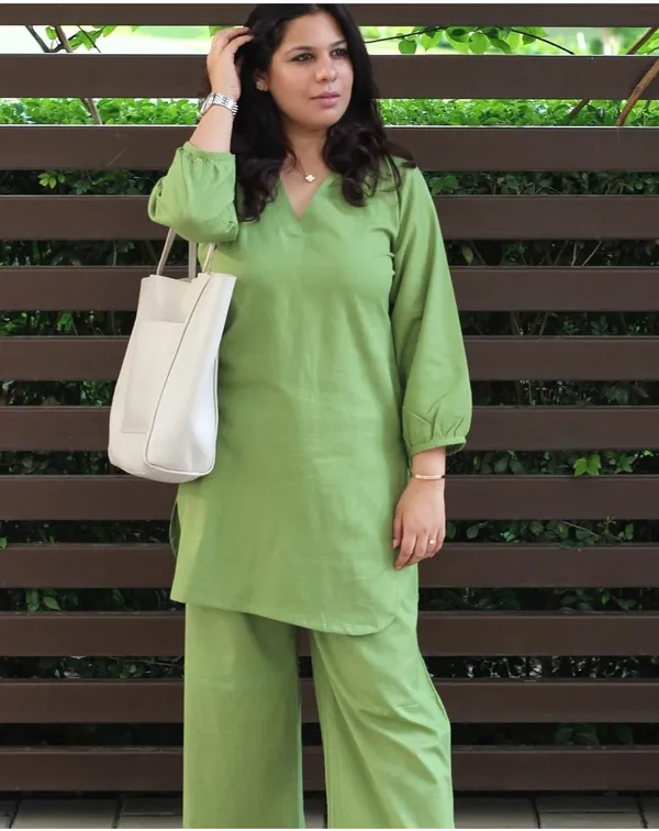 Mehendi_Green_Cotton_Slub_Solid_Kurti_With_Pant_For_Women
