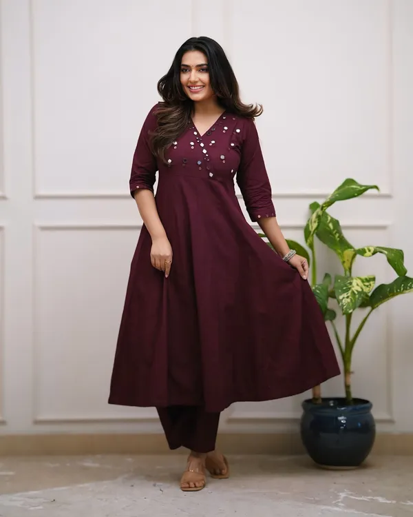Maroon_Rayon_Premium_And_Elegant_Kurta_And_Pant_Set_For_Women