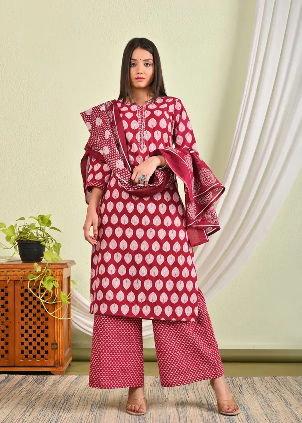 Pink_Cotton_Buti_Printed_Straight_Kurti_With_Pant_Dupatta_Set_For_Women