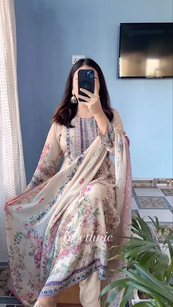 Lilac_Silk_Embroidered_Kurti_Pant_Dupatta_Set_For_Women