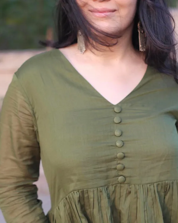 Green_Rayon_Premium_And_Elegant_Kurta_And_Pant_Set_For_Women