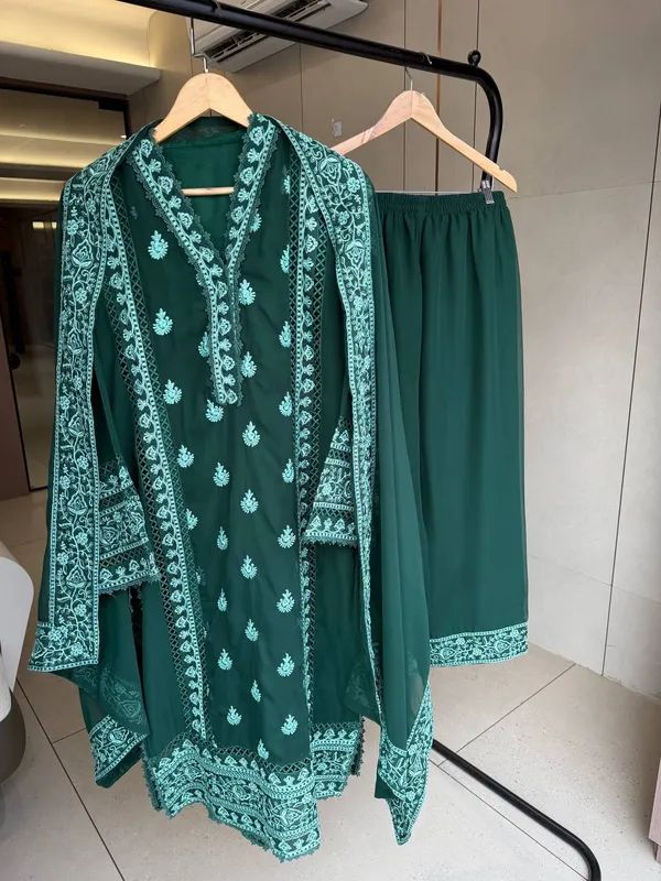 Riddhilya_Emerald_Grace_Embroidered_Kurta_&_Palazzo_Set_with_Dupatta