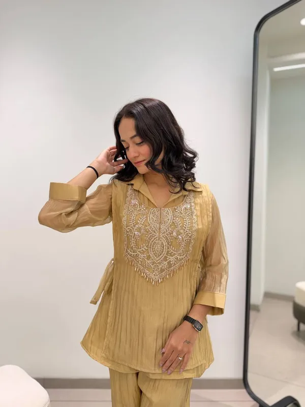 Riddhilya_Golden_Beige_Embroidered_Kurta_Pant_Set_–_Elegant_Festive_Wear