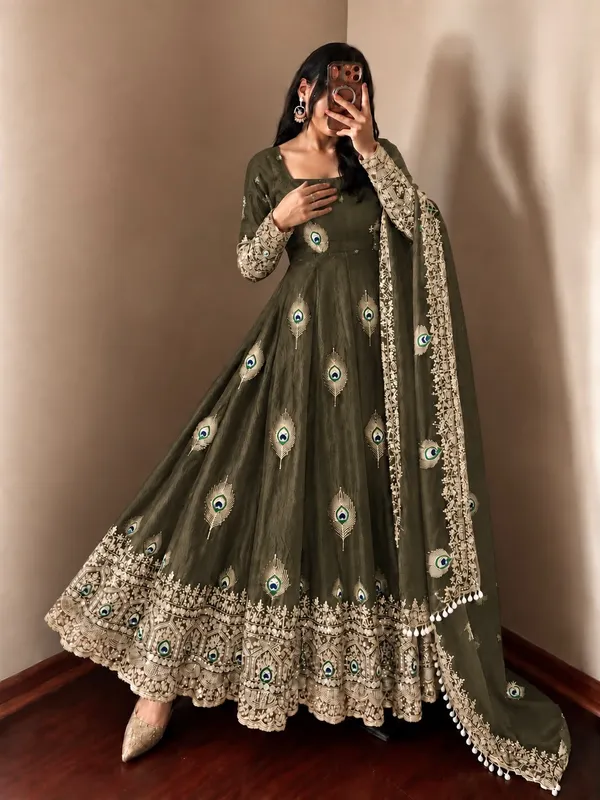 Riddhilya_Green_Peacock_Motif_Anarkali_with_Embellished_Dupatta