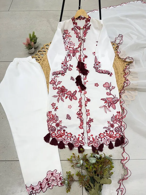 Riddhilya_Ivory_&_Maroon_Floral_Embroidered_Kurta_Set_with_Dupatta
