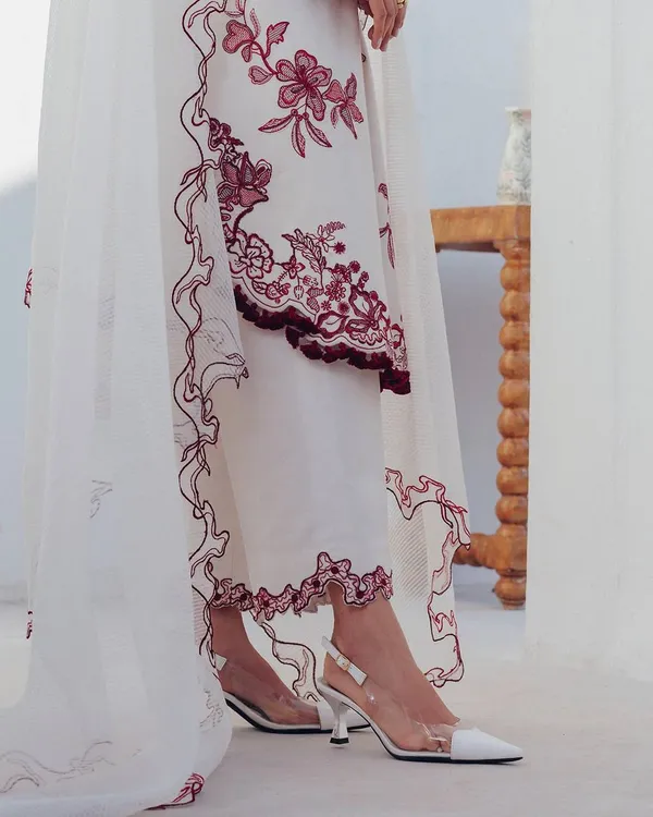 Riddhilya_Ivory_&_Maroon_Floral_Embroidered_Kurta_Set_with_Dupatta