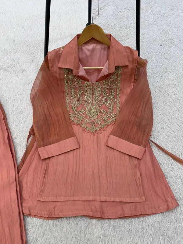 Riddhilya_Peach_Embroidered_Kurti_Pant_Set