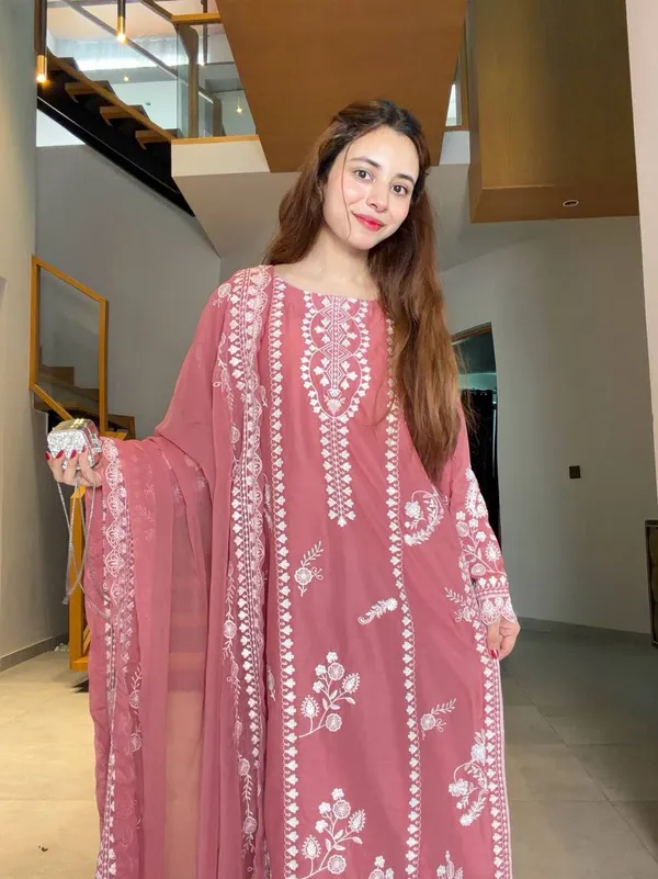 Riddhilya_Rosewood_Grace_–_Dusty_Rose_Embroidered_Kurta_Set_with_Dupatta