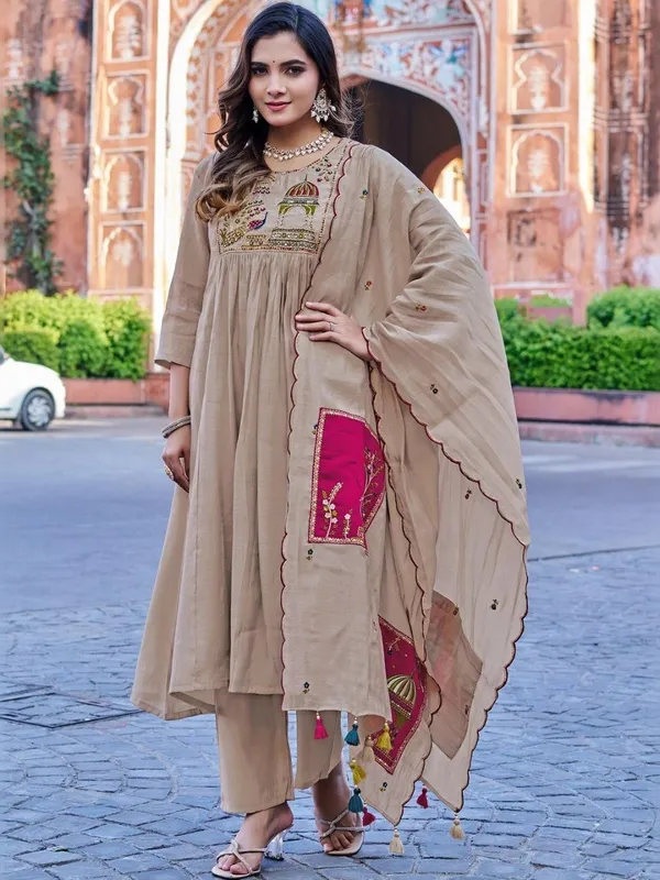 Riddhilya_Royal_Jharokha_Beige_Embroidered_Kurta_Set_with_Tassel_Dupatta