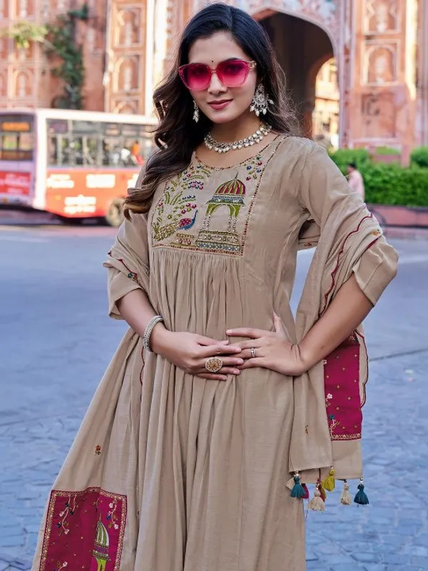 Riddhilya_Royal_Jharokha_Beige_Embroidered_Kurta_Set_with_Tassel_Dupatta