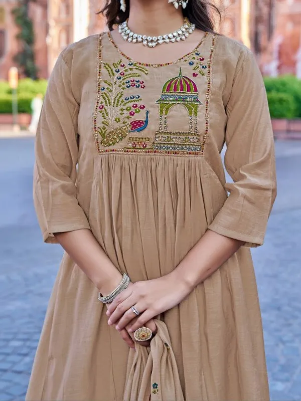 Riddhilya_Royal_Jharokha_Beige_Embroidered_Kurta_Set_with_Tassel_Dupatta
