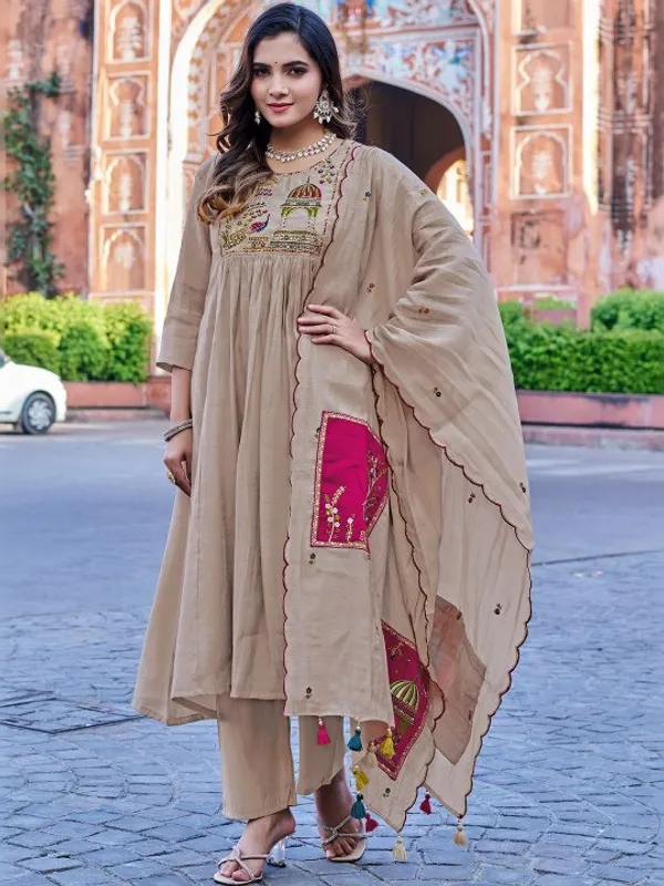 Riddhilya_Royal_Jharokha_Beige_Embroidered_Kurta_Set_with_Tassel_Dupatta