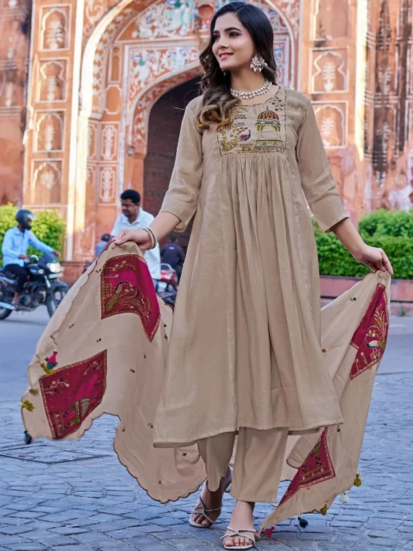 Riddhilya_Royal_Jharokha_Beige_Embroidered_Kurta_Set_with_Tassel_Dupatta