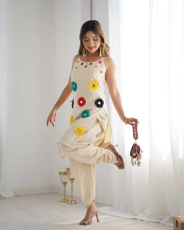 Riddhilya_Women’s_Ivory_Floral_Appliqué_Kurti_with_Palazzo_Set
