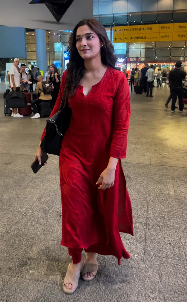 Riddhilya_Women's_Ruby_Red_Chikankari_Embroidered_Straight_Kurta_Set_|_Elegant_Ethnic_Wear_for_Festive_&_Casual_Occasions