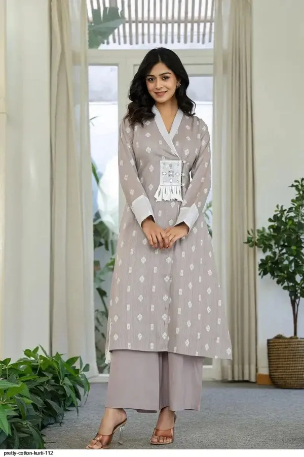 Shraddha_Kapoor_styled_mirror_work_embroidered_kurta_set_with_dupatta_(Grey)