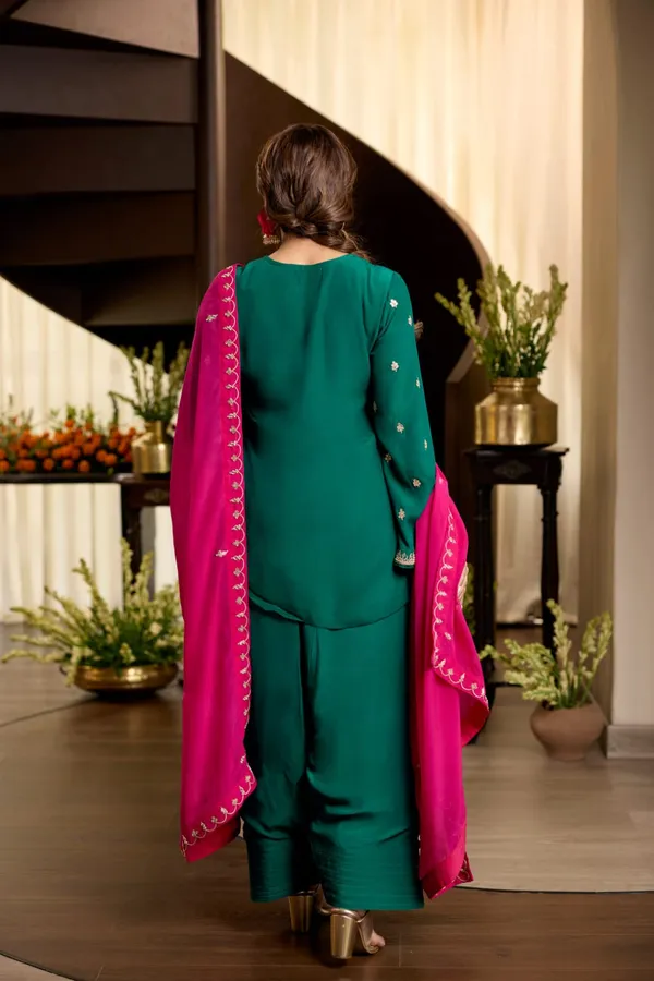 Crepe_embroidery_kurta_suit__set_