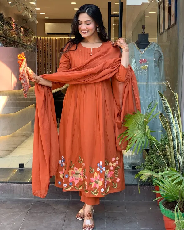 Elegant_Rust_Mul_Cotton_Suit