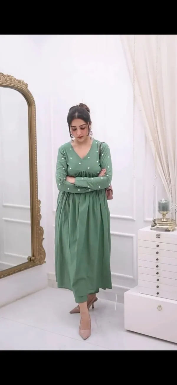 Floral_Embroidered_Pure_Cotton_Kurta_set