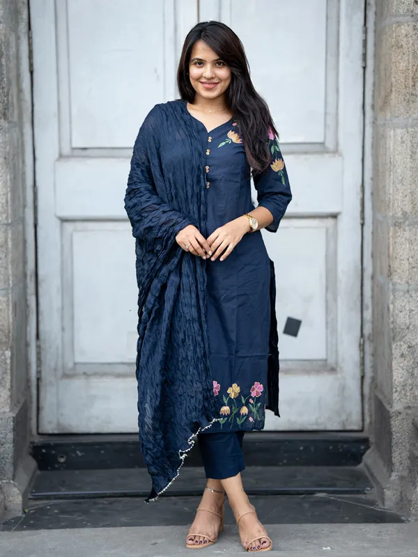 Handcrafted_Teal_Blue_Cotton_Embroidery_Suit_Set