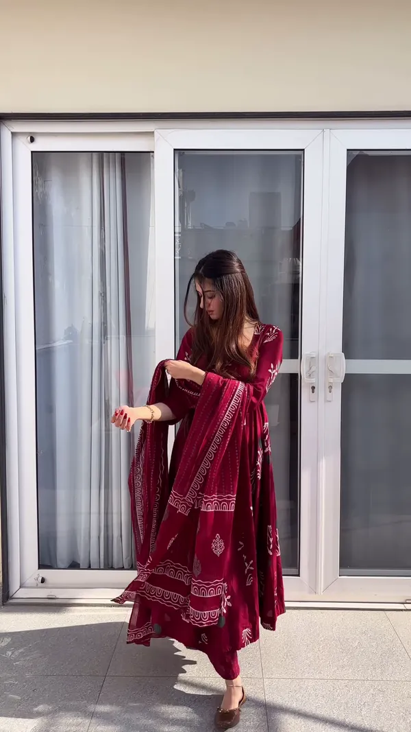 Maroon_Pure_Cotton_Kurta_With_Pant_&_Dupatta_Set_For_Women