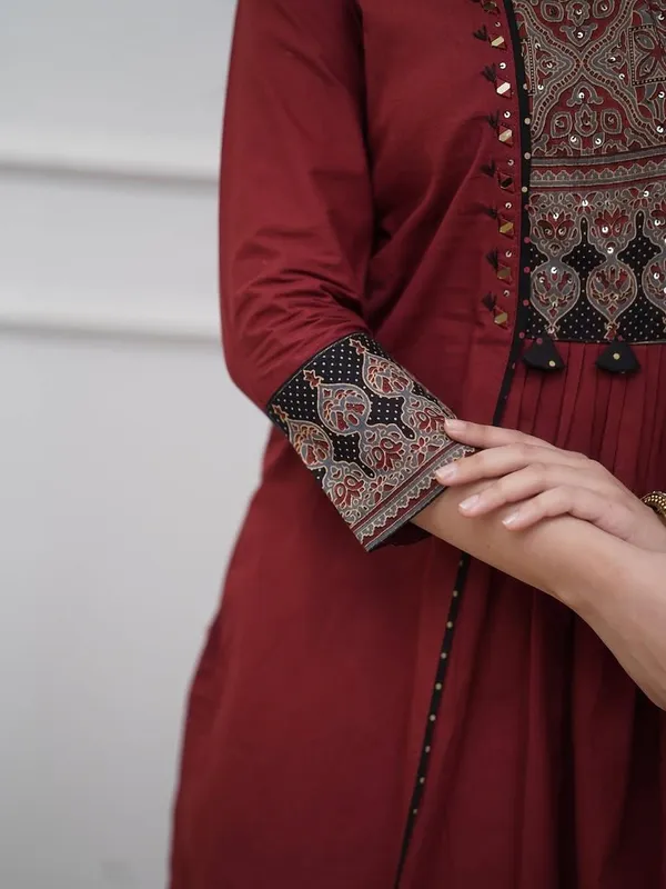 Maroon_Pure_Cotton_Embroidered_Suit_Set_With_Pocket