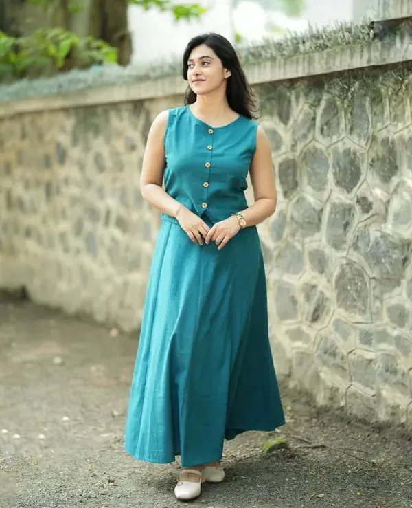 The_Jaipur_Kurti's_Mocha_muse_co-ord_set_with_waistcoat_and_skrit