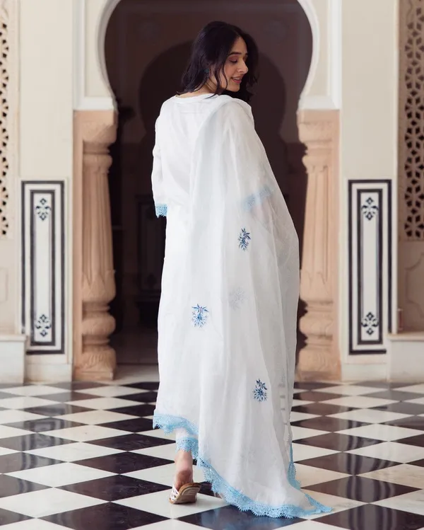 Vista_White_Embroidered_Doria_Suit_Set