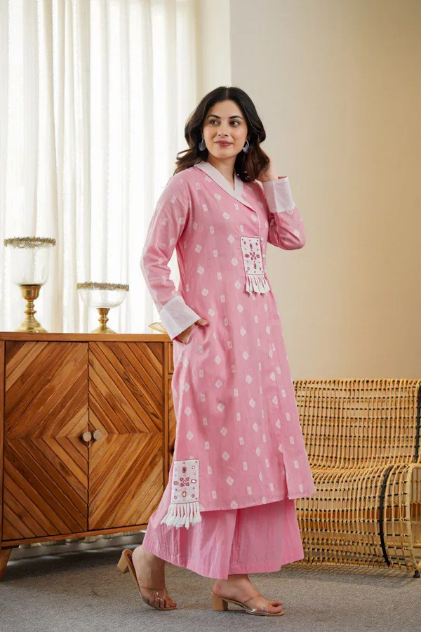 Shraddha_Kapoor_styled_mirror_work_embroidered_kurta_set_with_dupatta_(Pink)