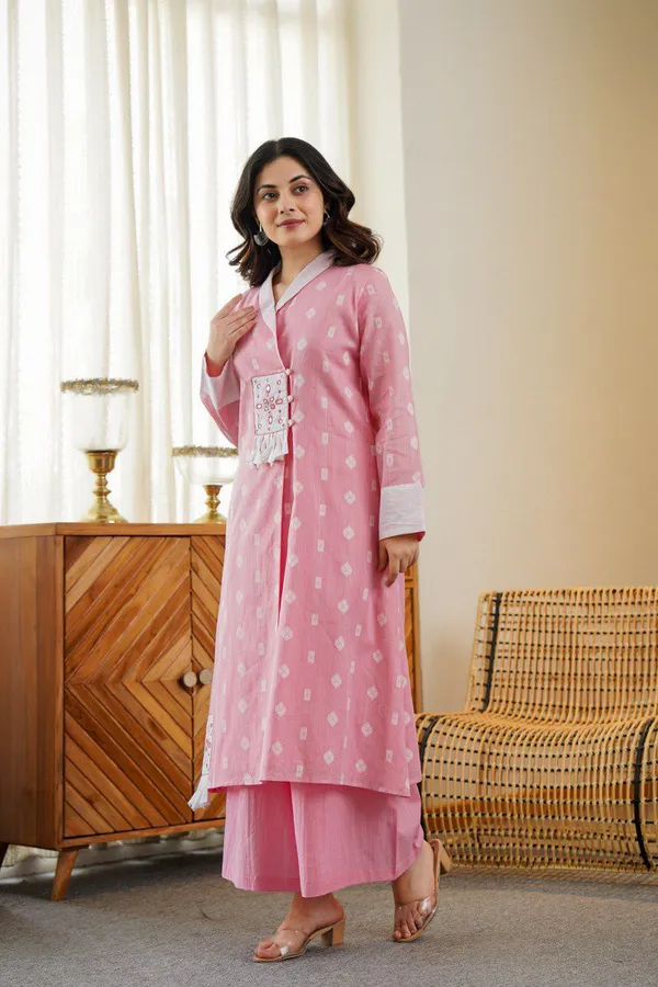 Shraddha_Kapoor_styled_mirror_work_embroidered_kurta_set_with_dupatta_(Pink)