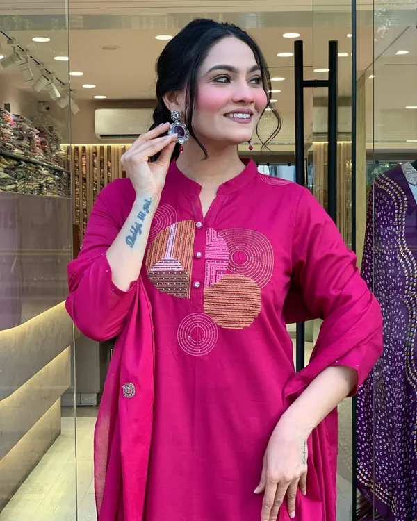 Pink_Petal_Everyday_Mul_Cotton_Kurti