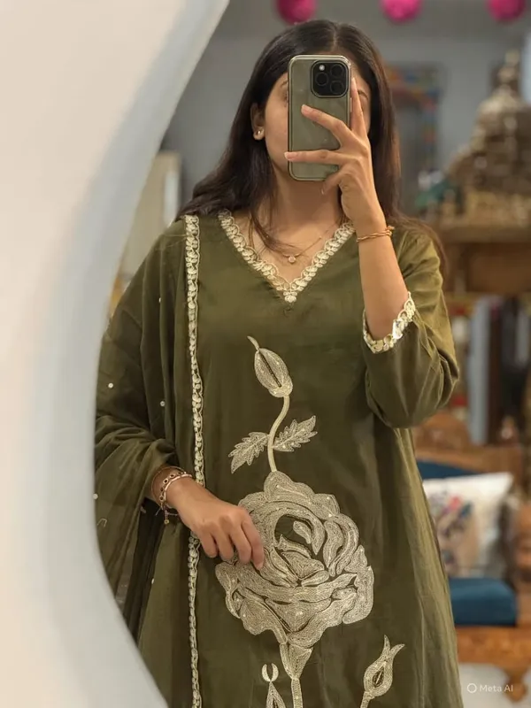 Light_Green_Pure_Cotton_Kurta_With_Pant_&_Dupatta_Set_For_Women