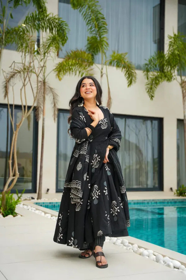 Black_Cotton_Kurta_With_Pant_&_Dupatta_Set_For_Women