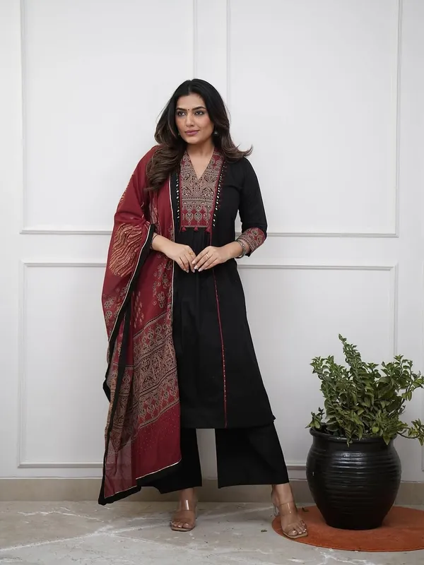 Black_Pure_Cotton_Embroidered_Suit_Set_With_Pocket