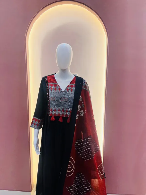 Black_Pure_Cotton_Embroidered_Suit_Set_With_Pocket