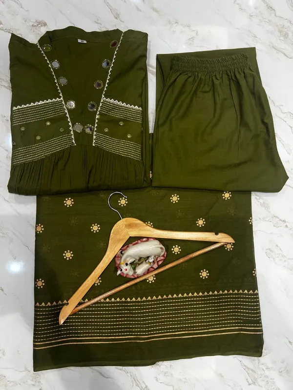 Green_100%_Cotton_Kurta_With_Pant_&_Dupatta_Set_For_Women