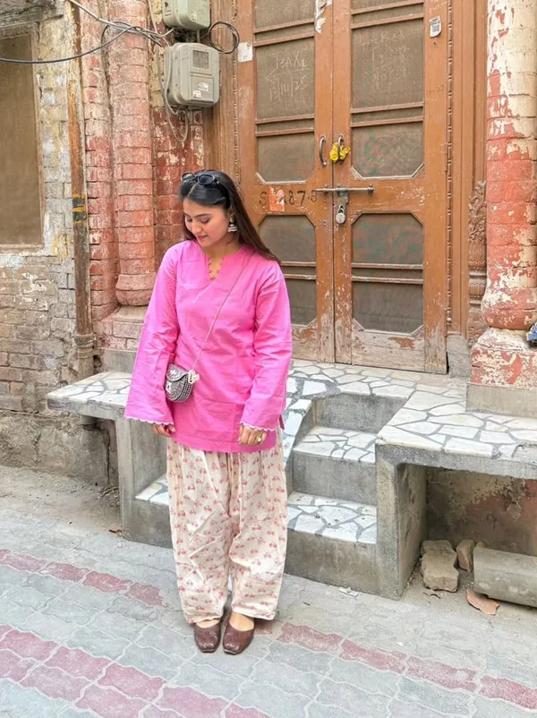 gulanaaz_pink__farshi_suit_set