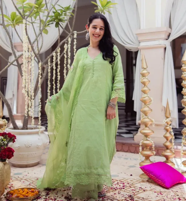 Pastel_Green_Chanderi_Kurta_With_Pant_&_Dupatta_Set_For_Women