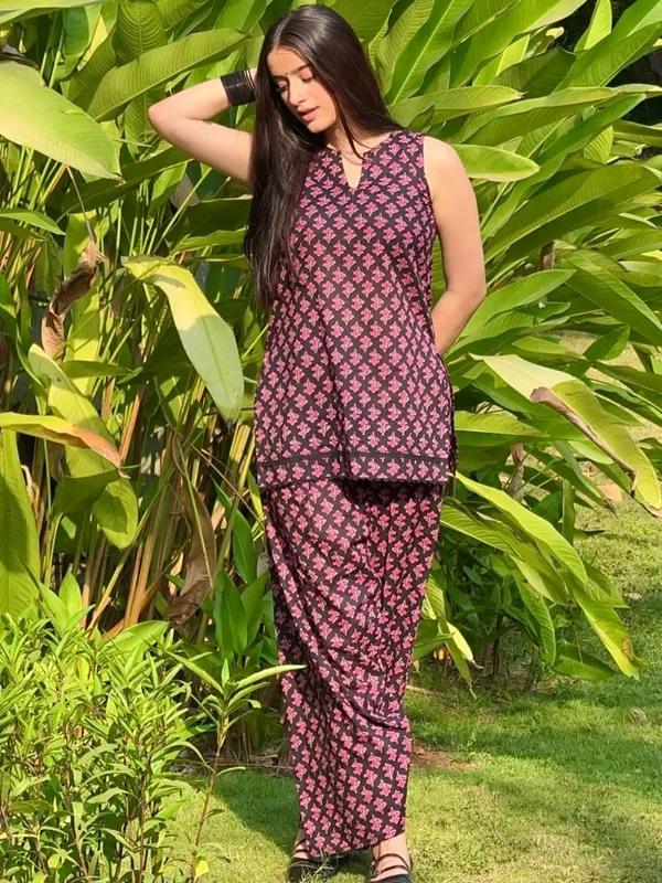 kumari_black_farshi_suit_set
